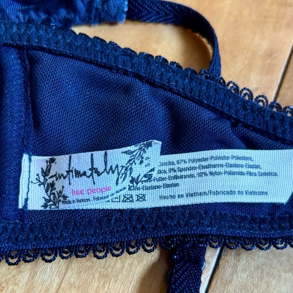 FREE PEOPLE Intimately Navy & Purple Bralette Size SMALL - Picture 5 of 7